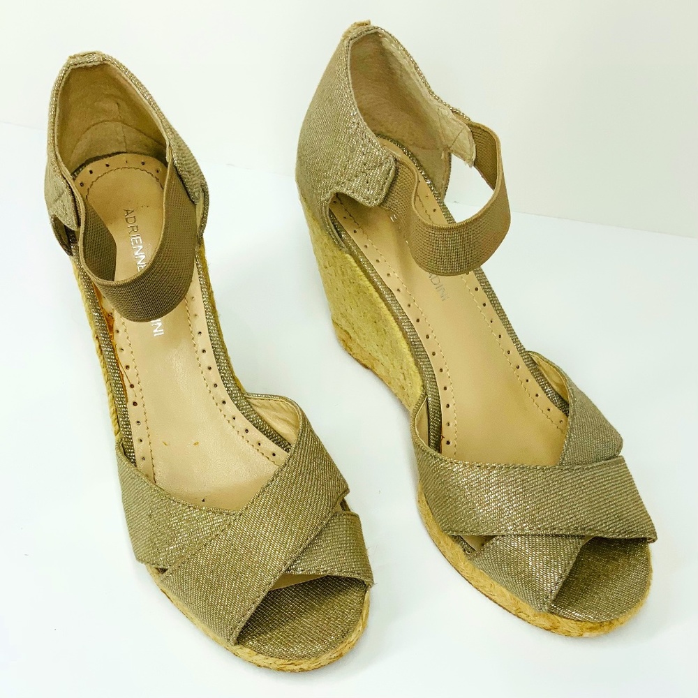 Adrienne Vittadini Gold Metallic Wedge Shoe with Jute Heel Size 6